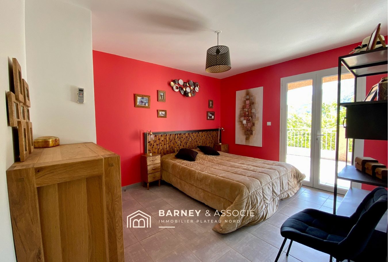 Dans le Gard, Villa de 200 m2 avec piscine