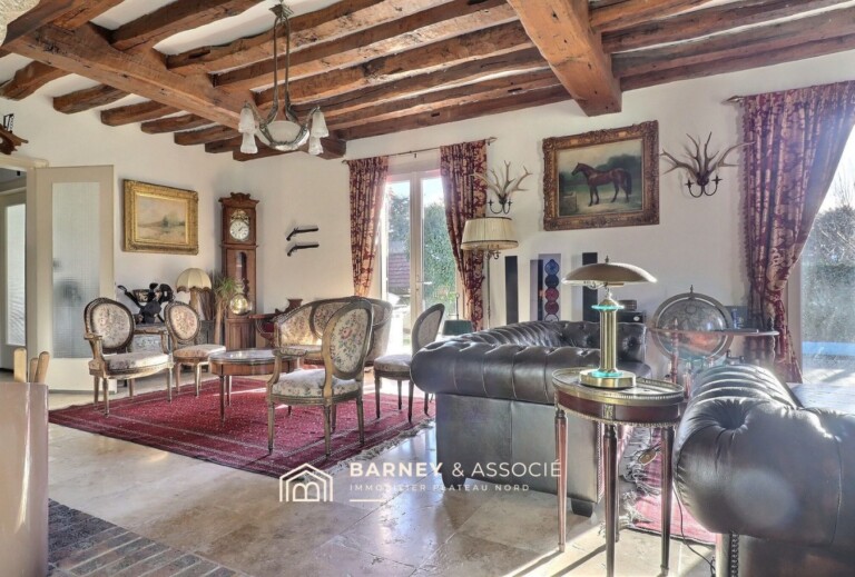 Maison familiale avec dépendance et piscine