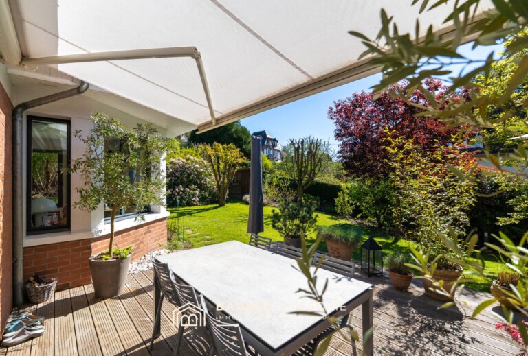 Maison d&rsquo;architecte, proche des commodités