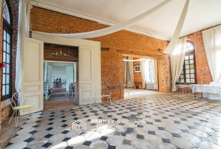 Château du XVIIIe siècle au coeur d’un domaine de 8 hectares