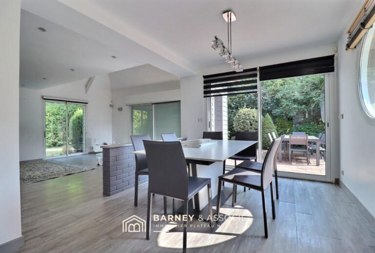 Exclusivité – Maison d’architecte au coeur du Village de Mont-Saint-Aignan