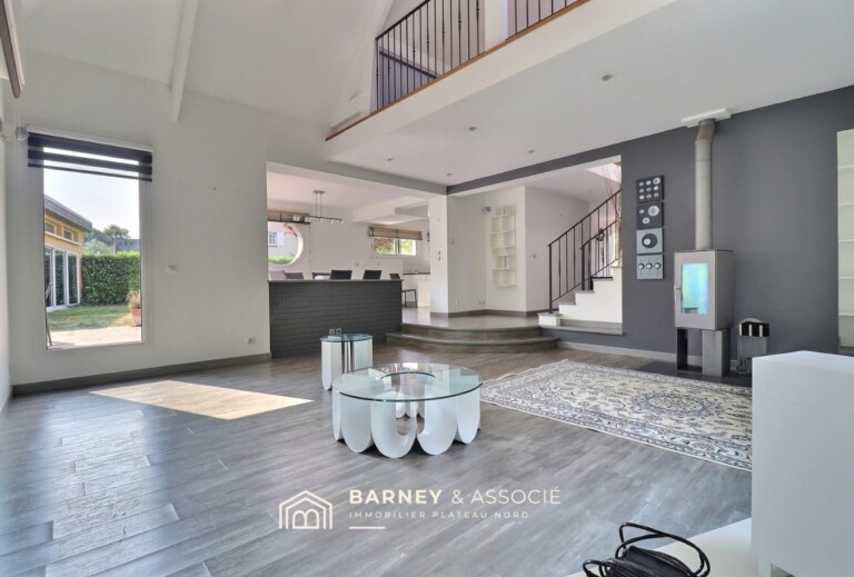 Exclusivité – Maison d’architecte au coeur du Village de Mont-Saint-Aignan