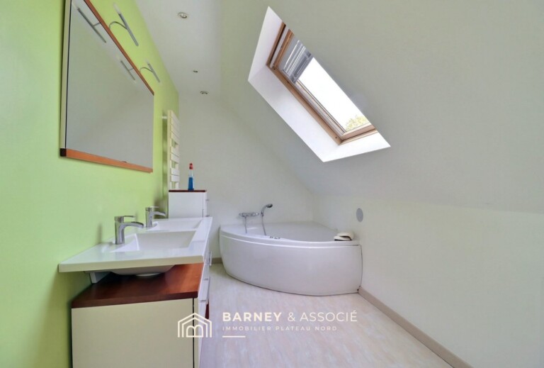 Exclusivité – Maison d’architecte au coeur du Village de Mont-Saint-Aignan