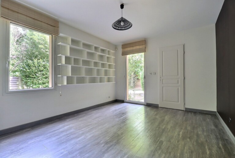 Exclusivité – Maison d’architecte au coeur du Village de Mont-Saint-Aignan