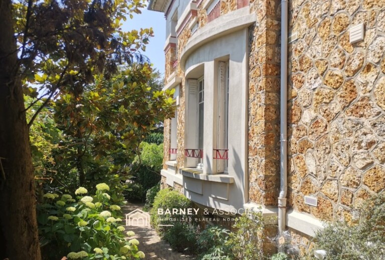 Demeure familiale avec piscine – Proche Boulingrin