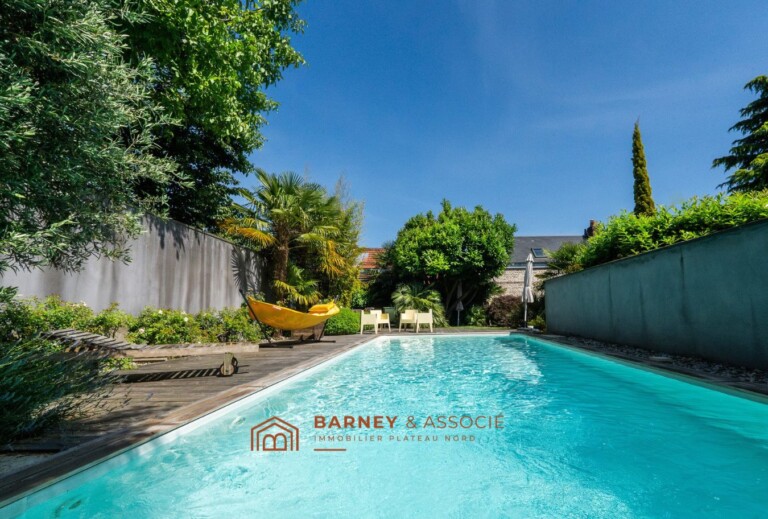 Demeure familiale avec piscine – Proche Boulingrin