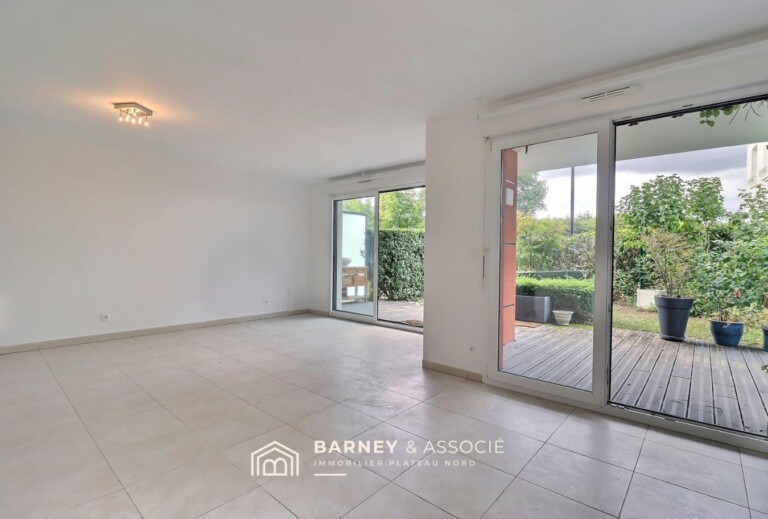 Rare à Mont-Saint-Aignan : Bel appartement avec exterieur privatif