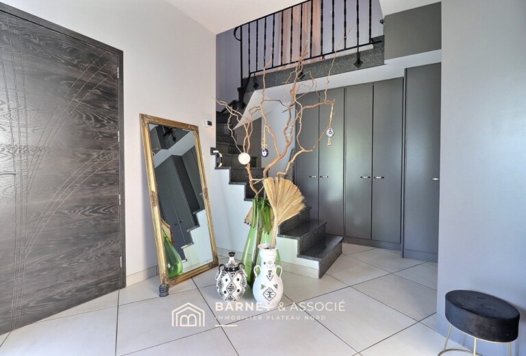 Belle maison contemporaine à proximité des commodités