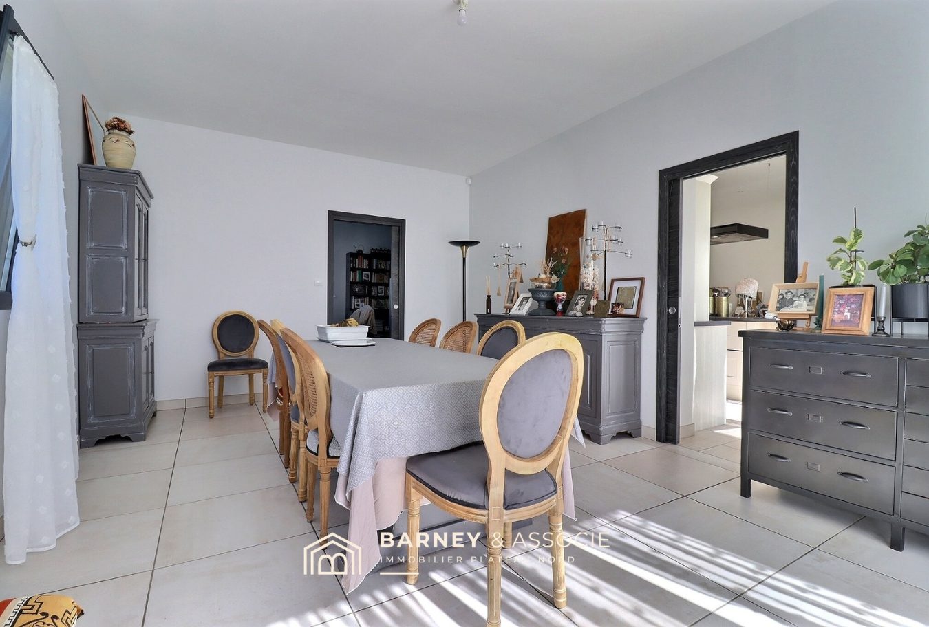 Belle maison contemporaine à proximité des commodités