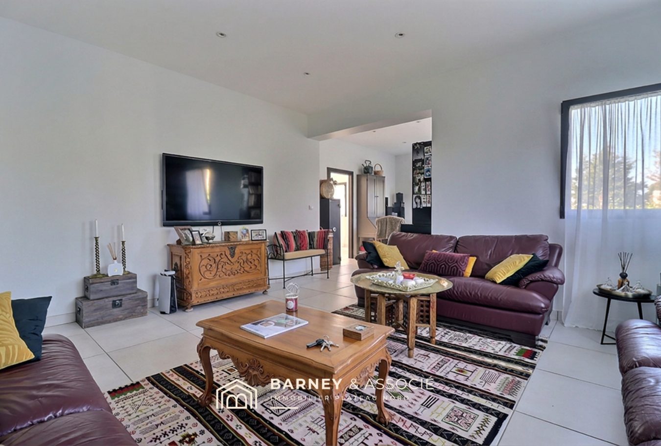 Belle maison contemporaine à proximité des commodités
